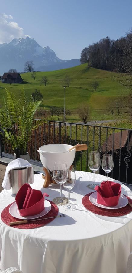 Villa Castagna Guesthouse Lucerne ภายนอก รูปภาพ